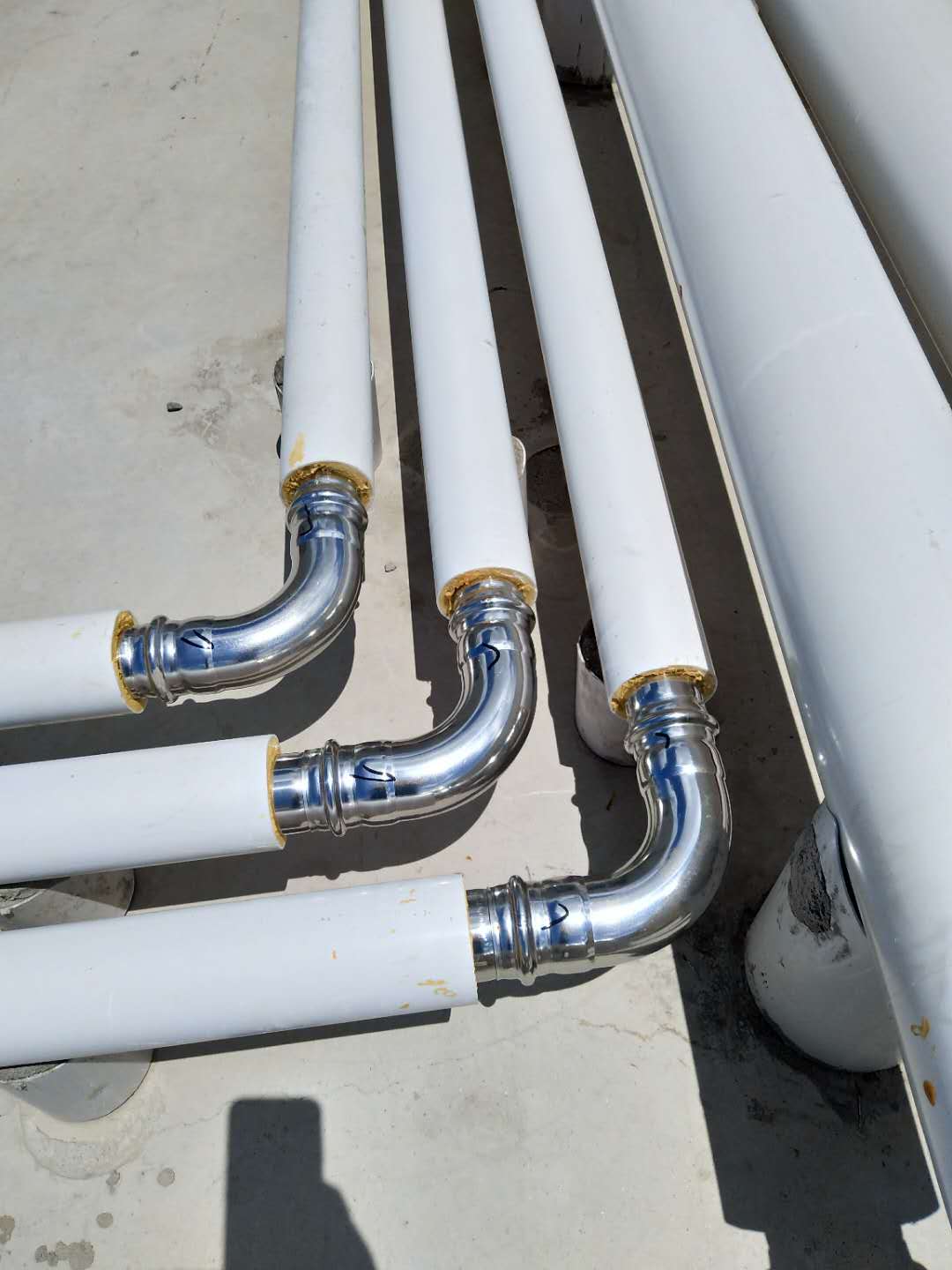 发泡不锈钢保温水管工程案例.jpg 发泡不锈钢保温水管工程案例.jpg